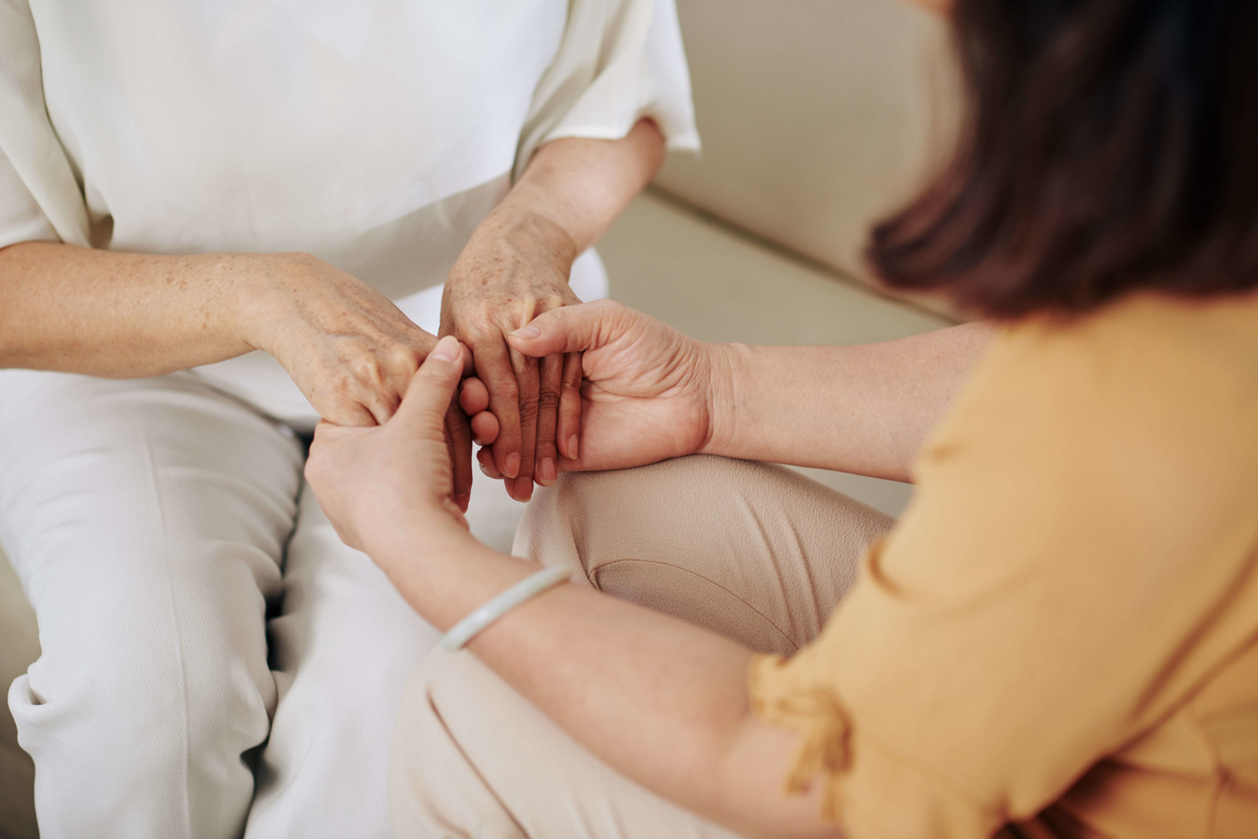 Tips for Family Caregiver Looking After Dementia Patients